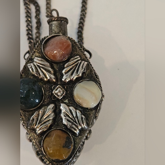 Vintage Snuff Necklace Bottle W/ Spoon Stones On Chain Perfume Unique - Picture 2 of 9